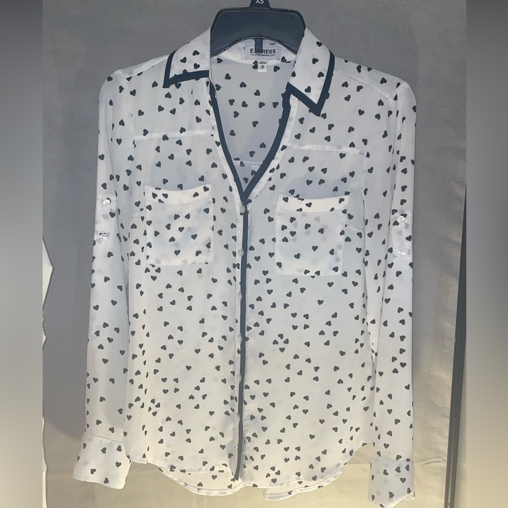 Long sleeved button down shirt white with little black hearts
